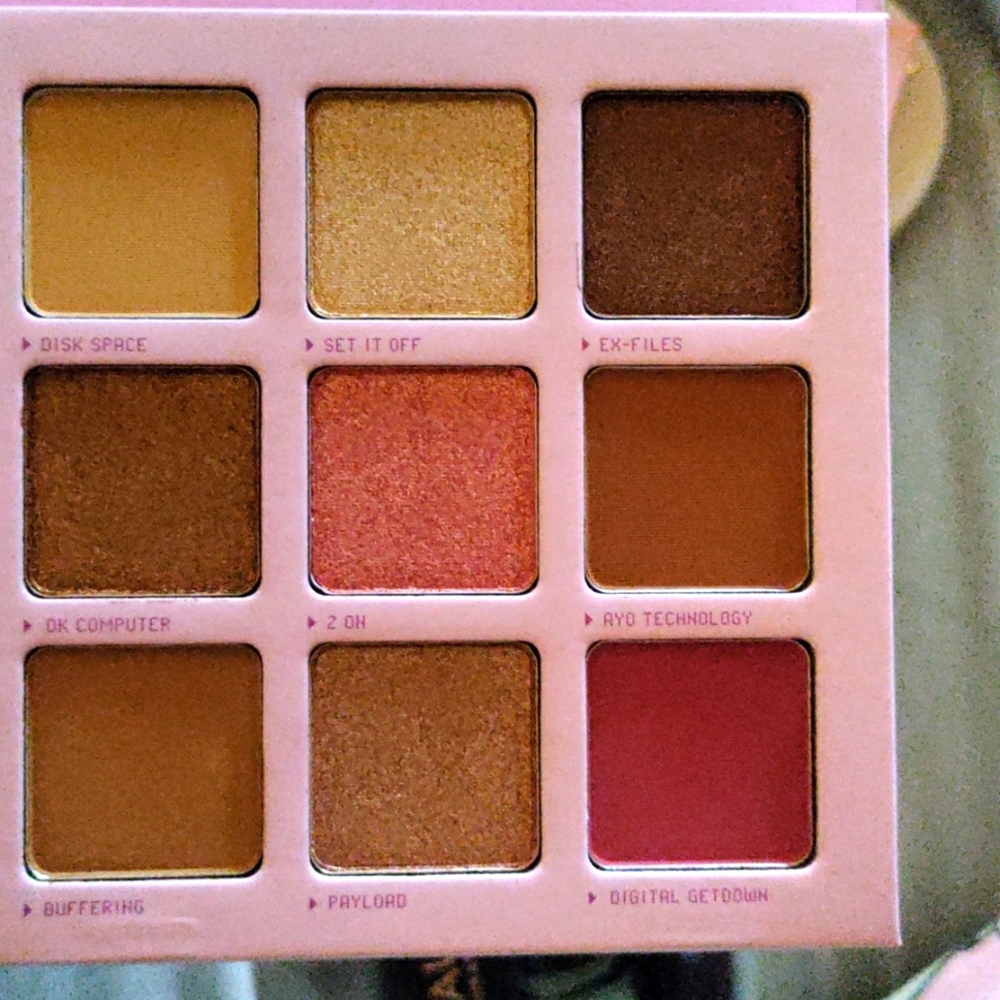 Half caked eyeshadow